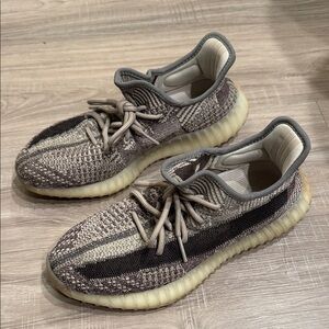 Yeezy Sneakers